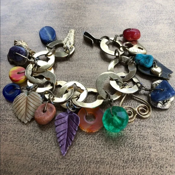 Unique bracelet in gold vermeil with different colored stones and charms - Picture 3 of 7